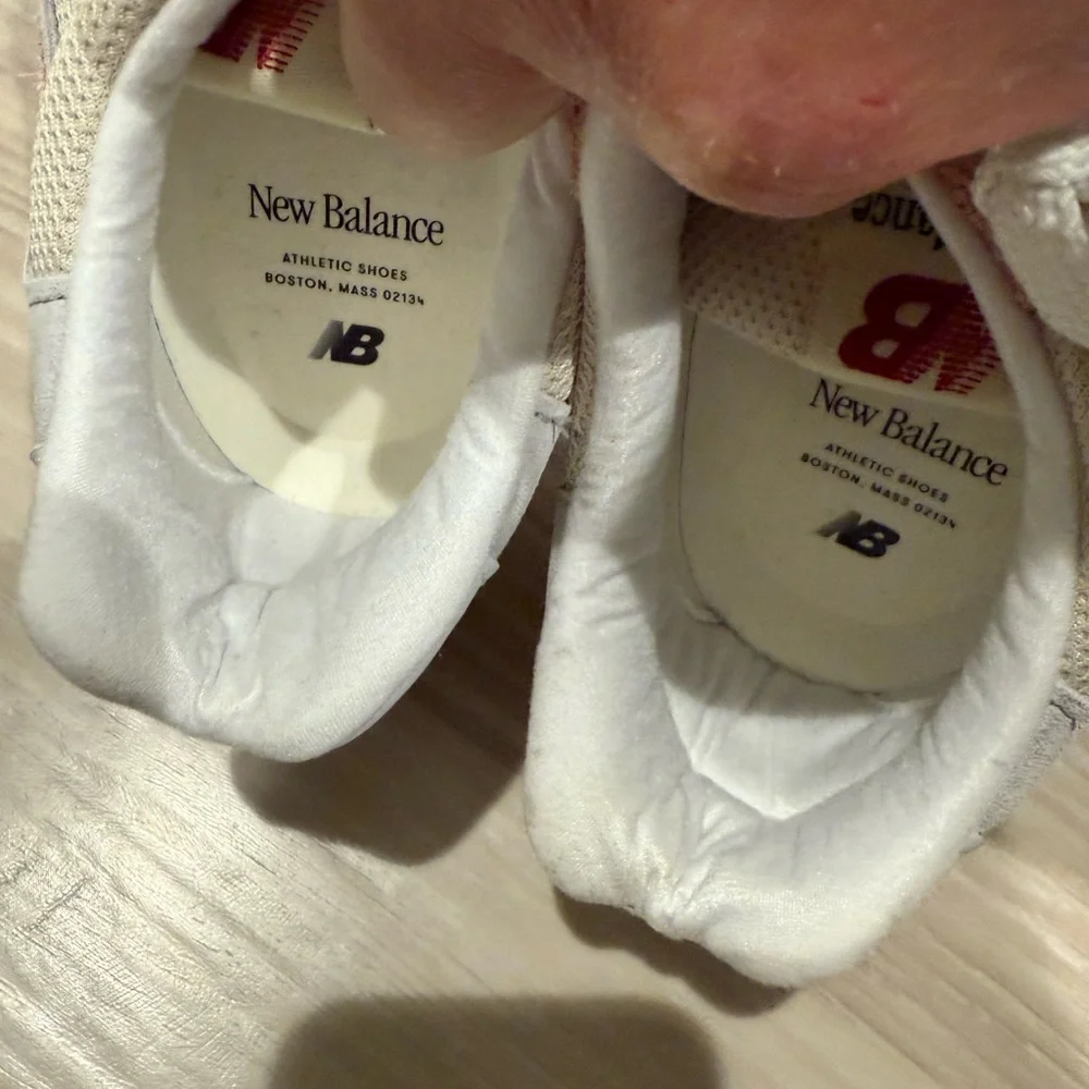 NEARLY NEW New Balance 996 (MADE IN USA) - Picture 3 of 6